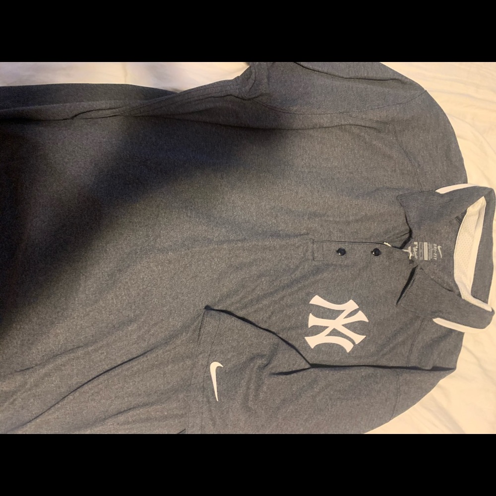 New York Yankees shirt